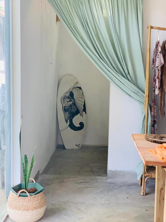 Pranaya Hiriketiya Hostel Dikwella Bagian luar foto